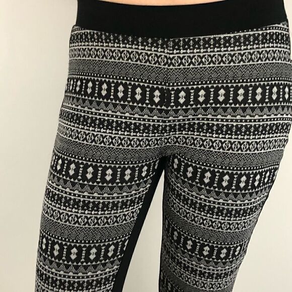 ROMEO & JULIET COUTURE FAIR ISLE SWEATER LEGGINGS GEO PRINT SIZE SMALL - Picture 3 of 8